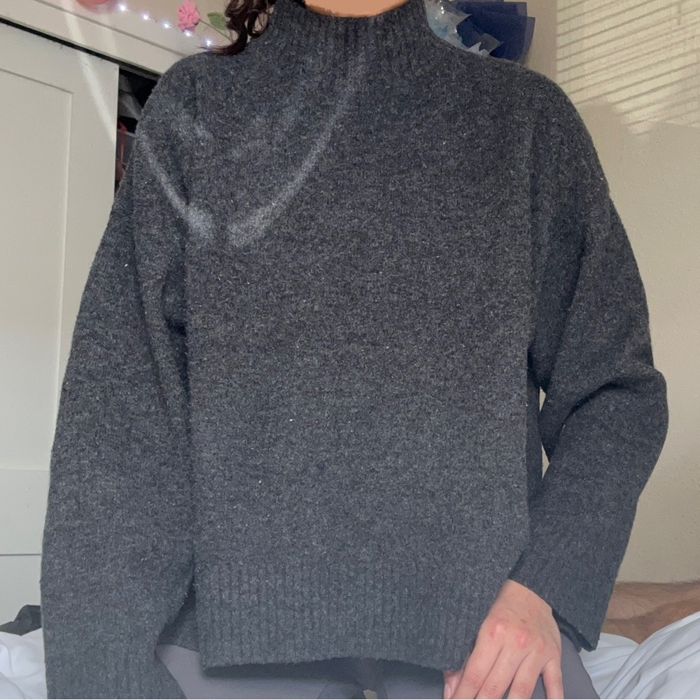 Uniqlo XL Souffle Yarn High Neck Long-Sleeve Sweater